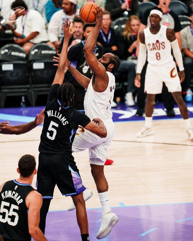 哈登创三神迹 米切尔34+5 莫布里暴走 骑士力擒爵