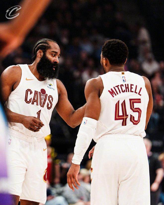 哈登创三神迹 米切尔34+5 莫布里暴走 骑士力擒爵