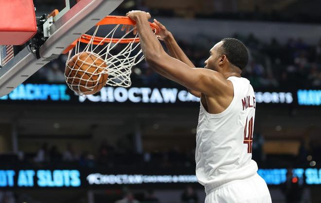 哈登创三神迹 米切尔34+5 莫布里暴走 骑士力擒爵