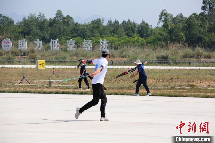 第十五届运动会航空模型群众比赛预赛在四川北