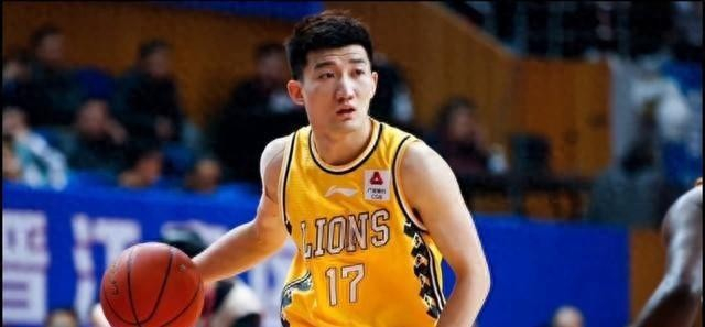 赵岩昊失误被换下引争议 顶薪球员地位引深思