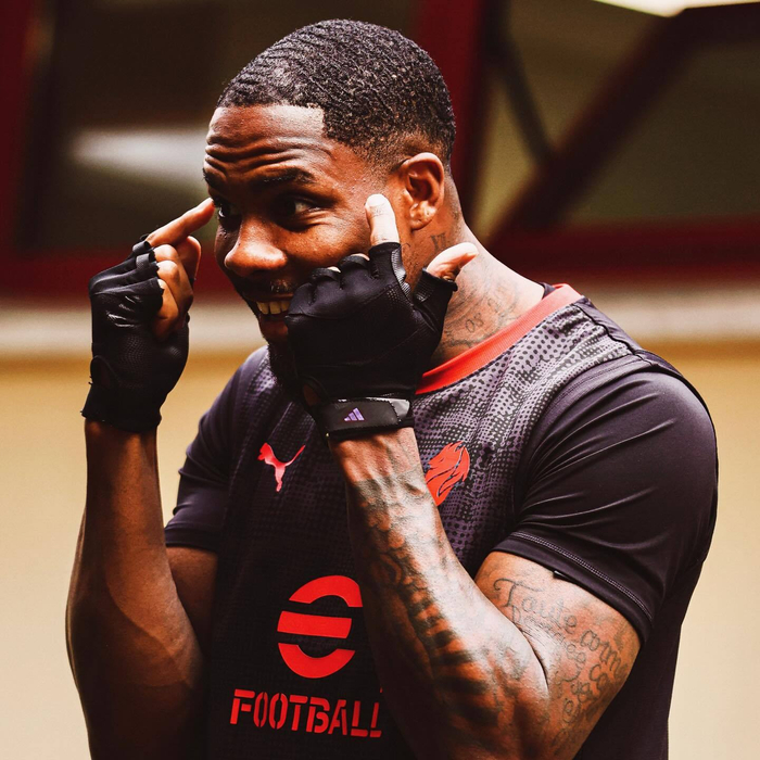 米兰门神迈尼昂：球场外的哲学思考与职业信仰