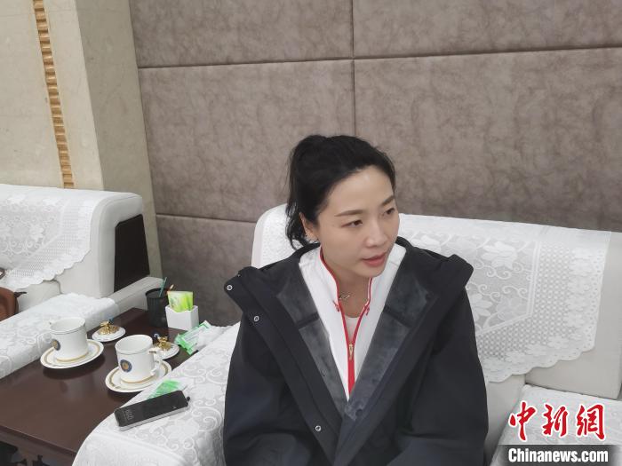 校园传球新路：前女排队长魏秋月以传球艺术点